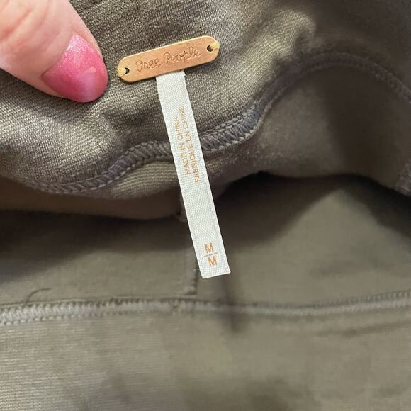 Free People Women’s Gray Brown Legging Pant Faux Suede Side Panel Jogger Medium - Picture 5 of 6